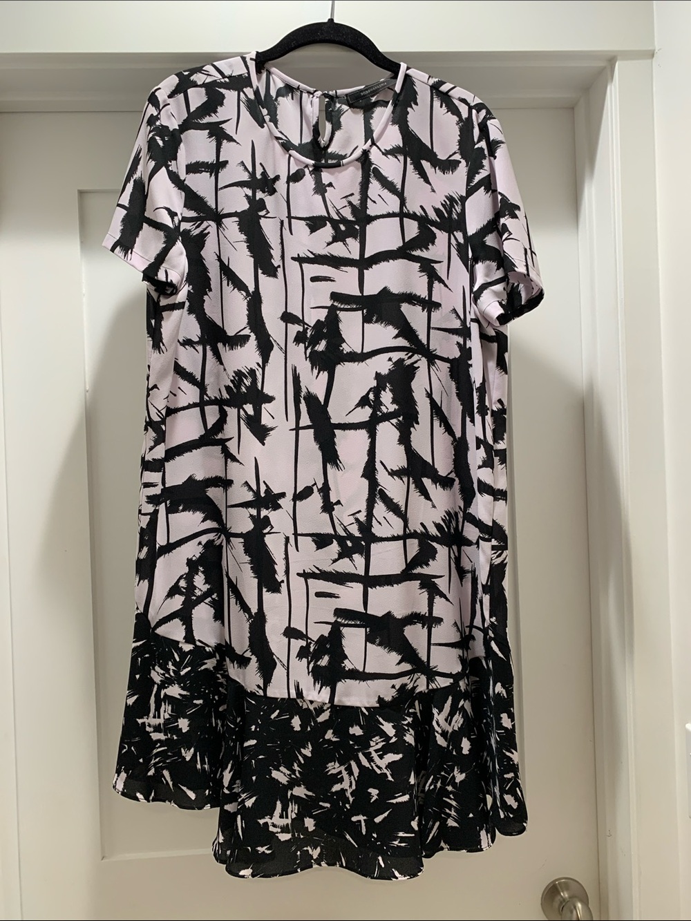 BCBGMaxAzria Pink and Black Printed Short-Sleeve Tunic